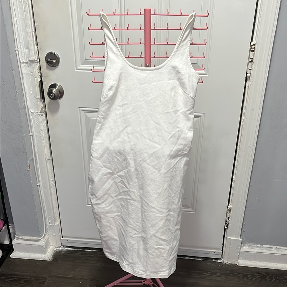 White Sleeveless Dress